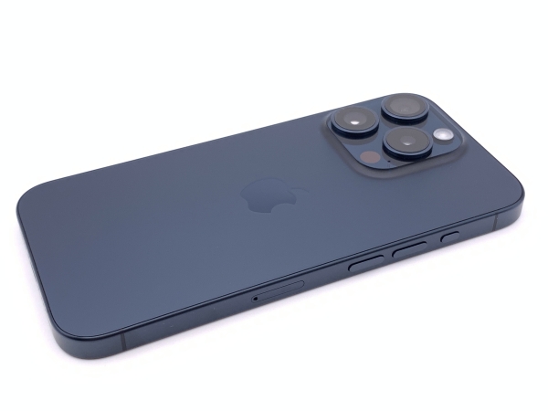 Refurbished iPhone 15 Pro titan blau